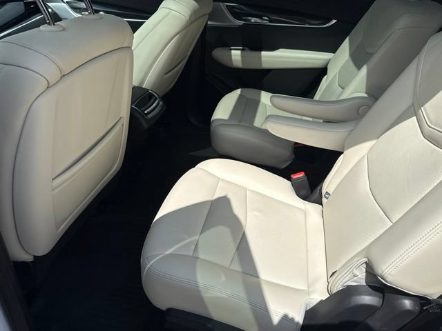 Used 2025 Cadillac XT6 Sport w/ LPO, Floor Liner Package AWD/4WD image 16