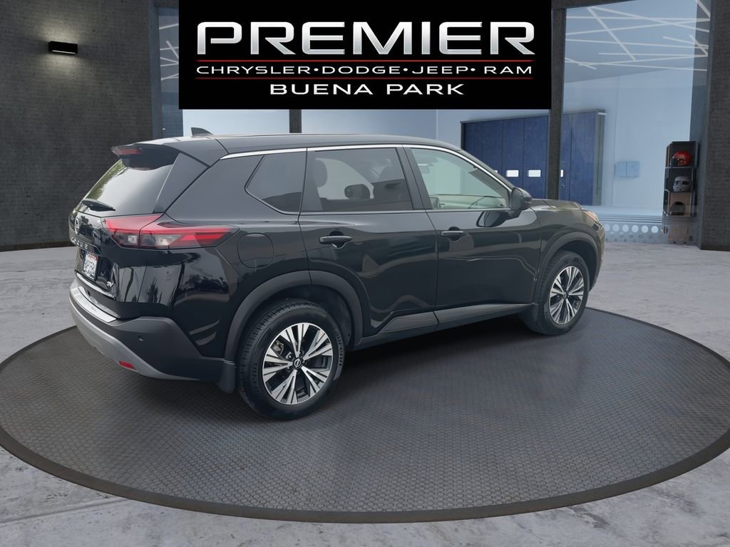 Used 2022 Nissan Rogue SV image 8