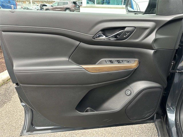 Used 2020 GMC Acadia SLE w/ Driver Convenience Package image 16