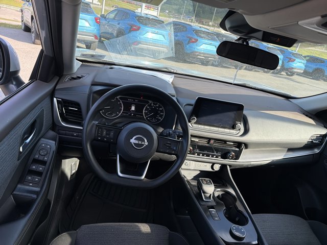 Used 2022 Nissan Rogue SV AWD/4WD image 14