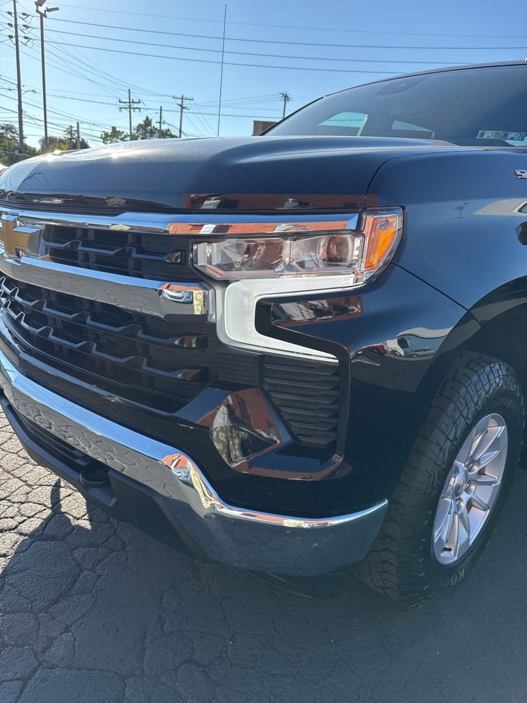 Used 2023 Chevrolet Silverado 1500 LT w/ Protection Package image 9