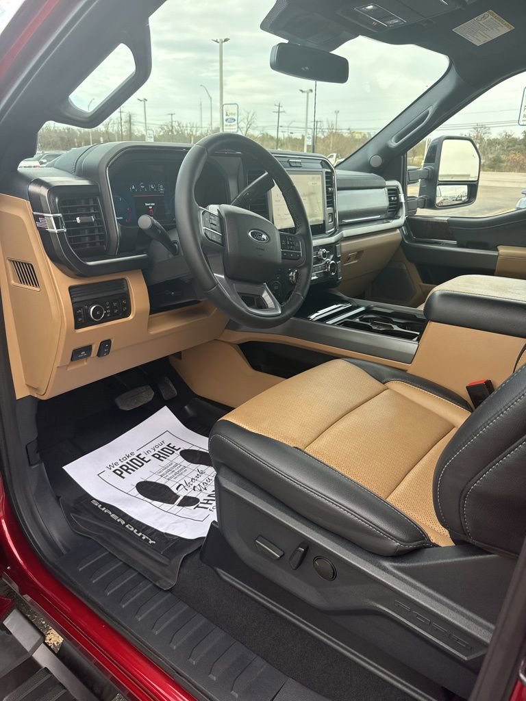 Used 2026 Ford F250 Lariat w/ Black Appearance Package image 8