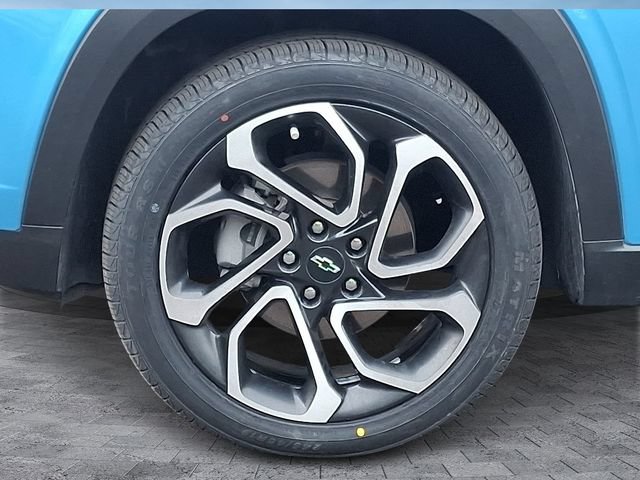 Used 2025 Chevrolet Trax RS FWD image 8