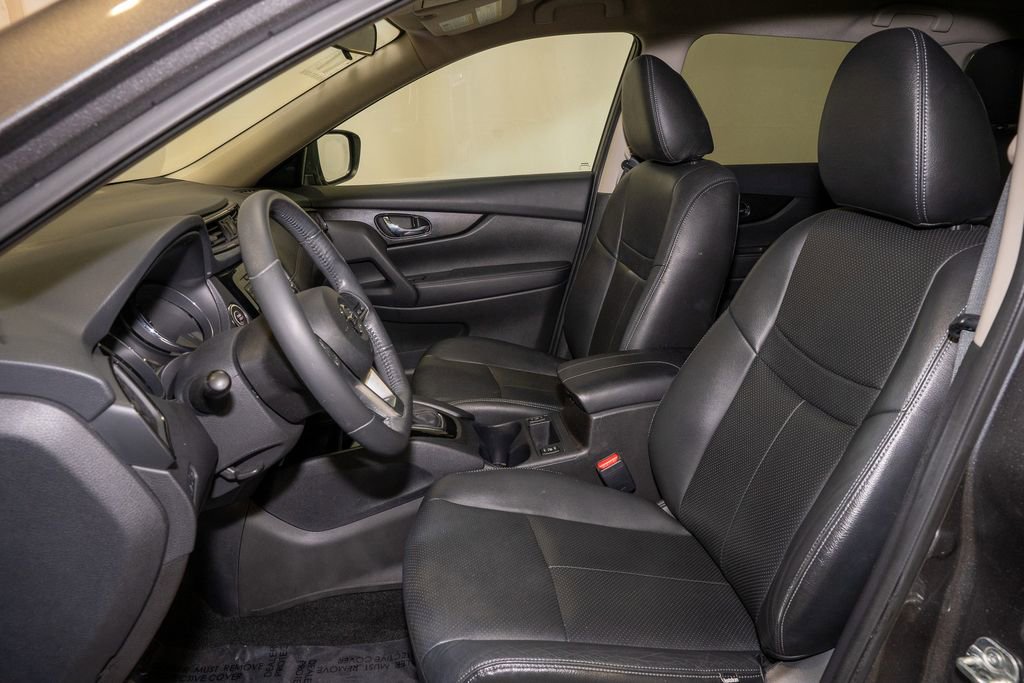 Used 2017 Nissan Rogue SV w/ SV Premium Package image 10