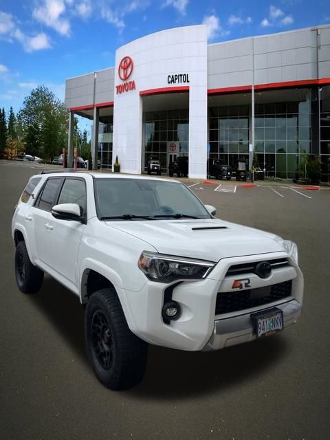 Used 2022 Toyota 4Runner TRD Off-Road Premium AWD/4WD image 14