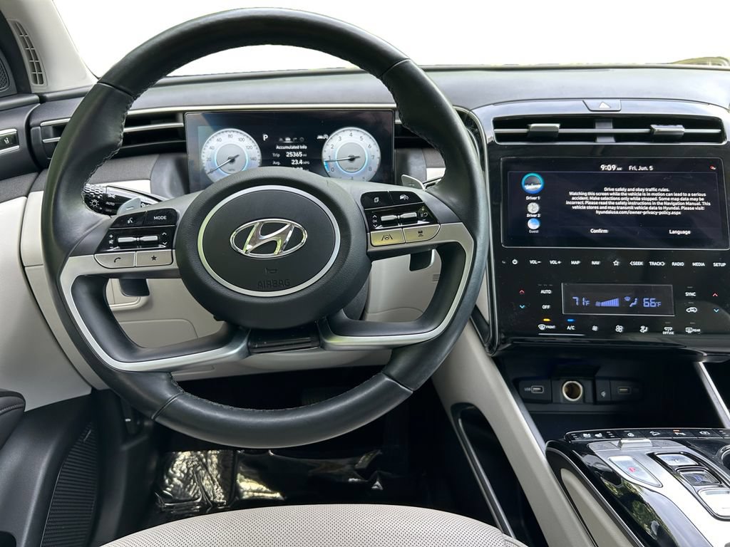 Certified 2023 Hyundai Tucson Limited AWD/4WD image 10