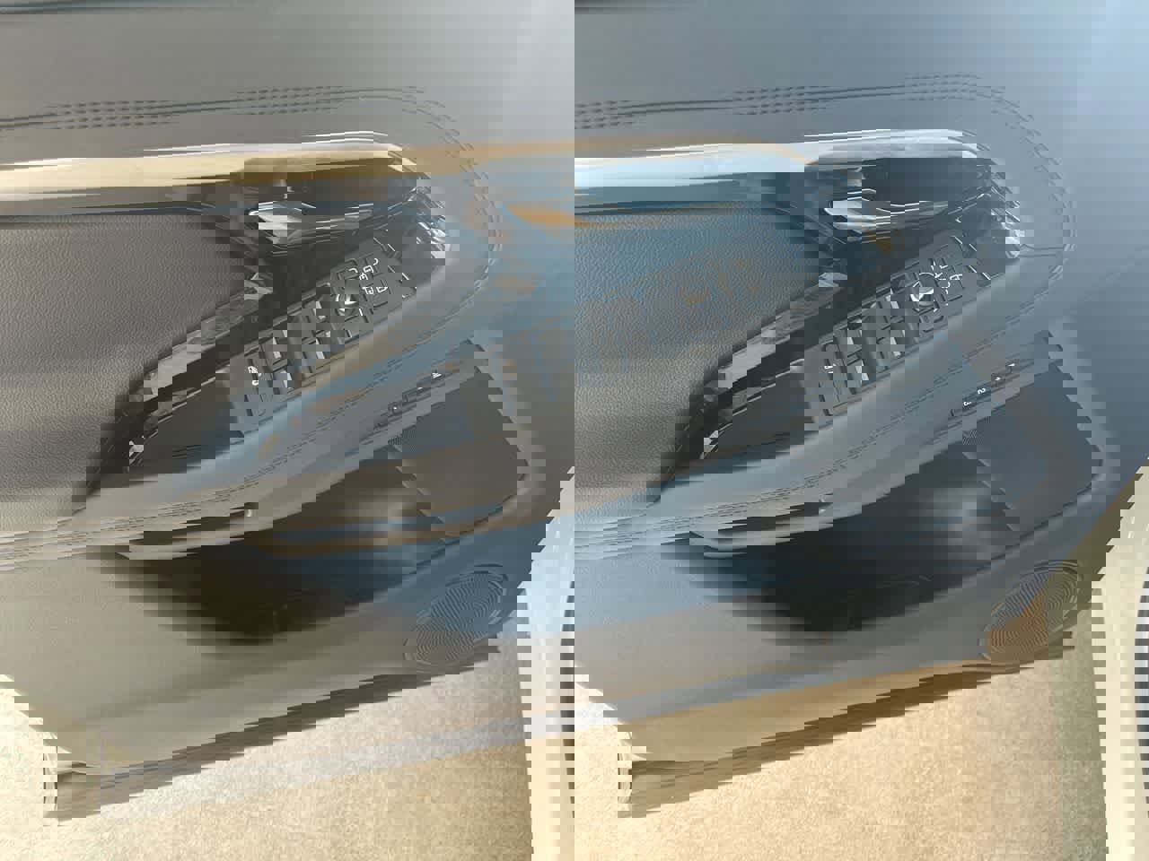 Used 2022 Land Rover Range Rover Evoque S image 13