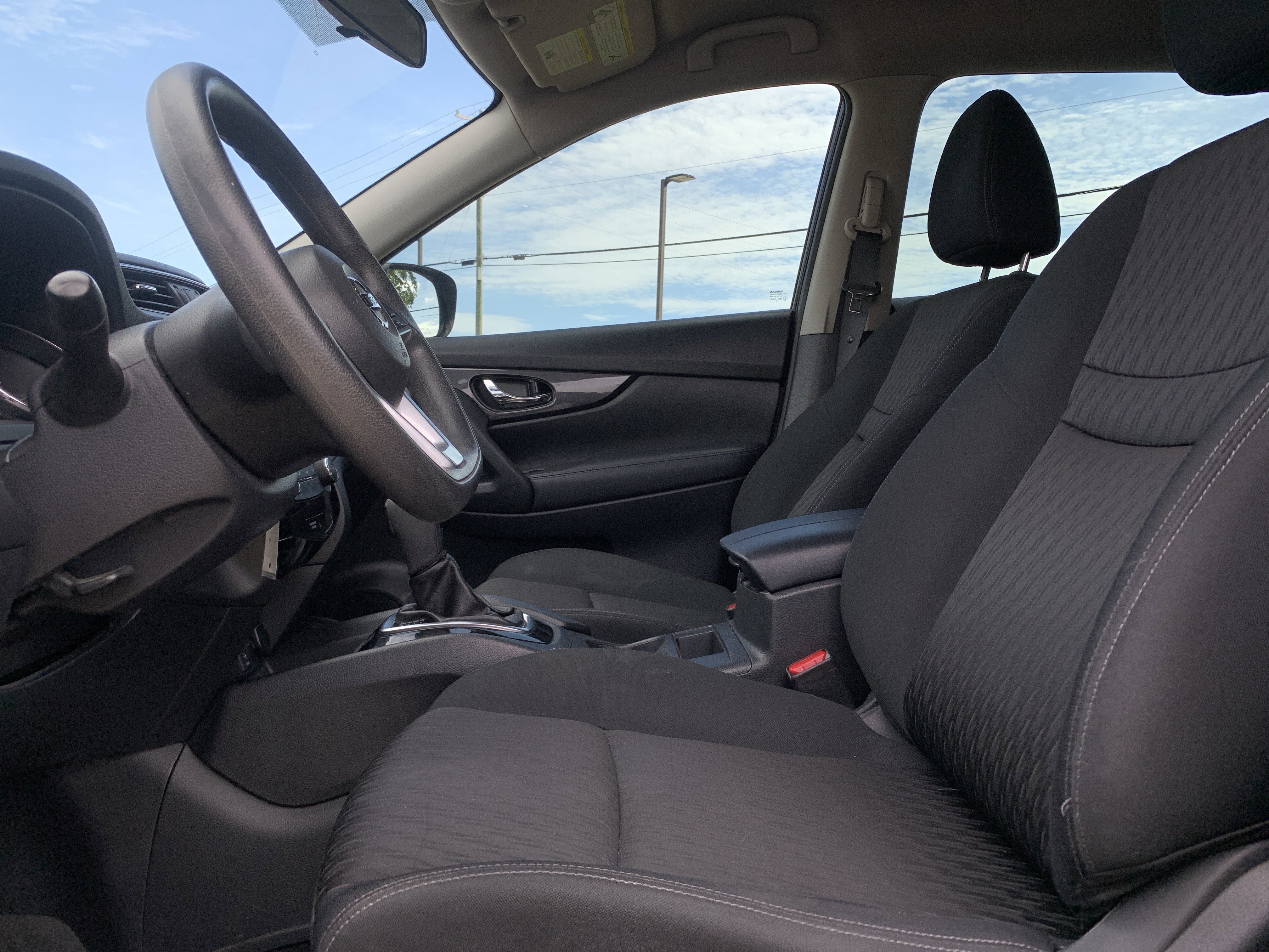 Used 2017 Nissan Rogue S FWD image 17
