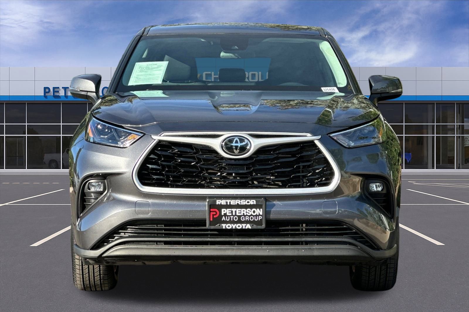 Used 2024 Toyota Highlander LE AWD/4WD image 10