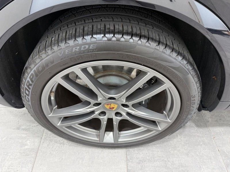 Certified 2021 Porsche Cayenne E-Hybrid AWD/4WD image 8