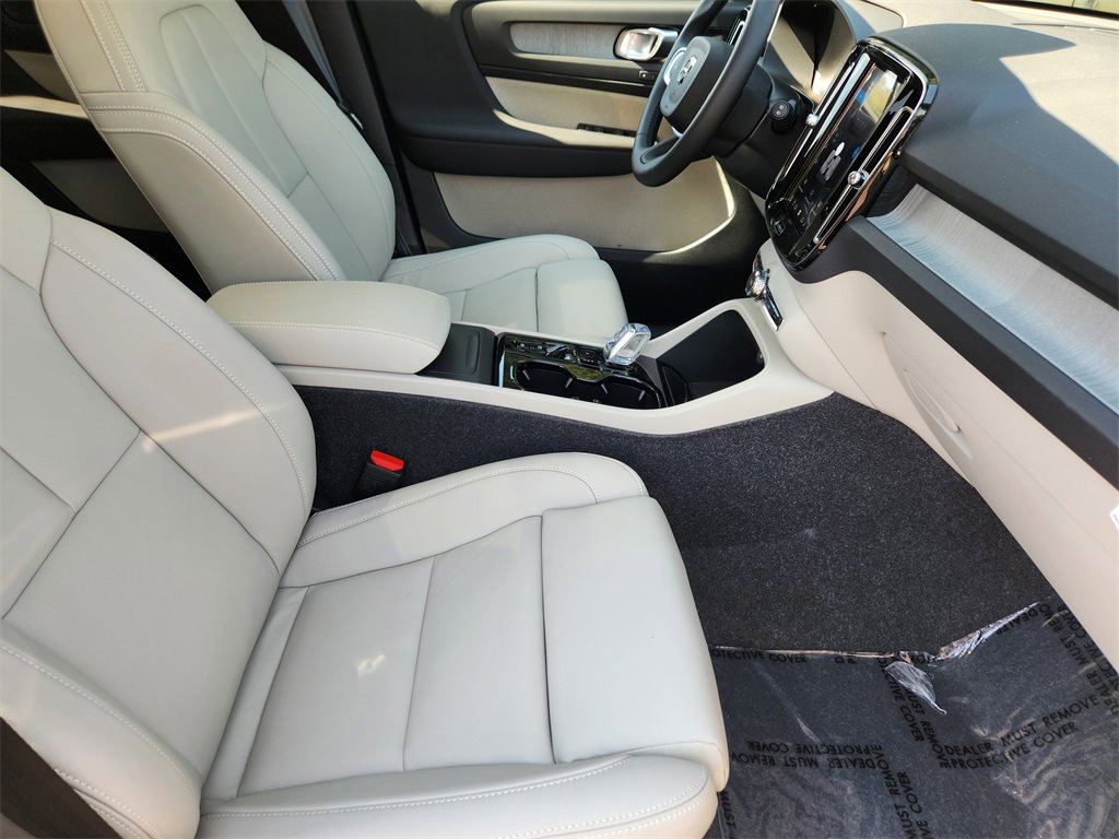 New 2026 Volvo XC40 B5 Plus w/ Protection Package Premier image 19
