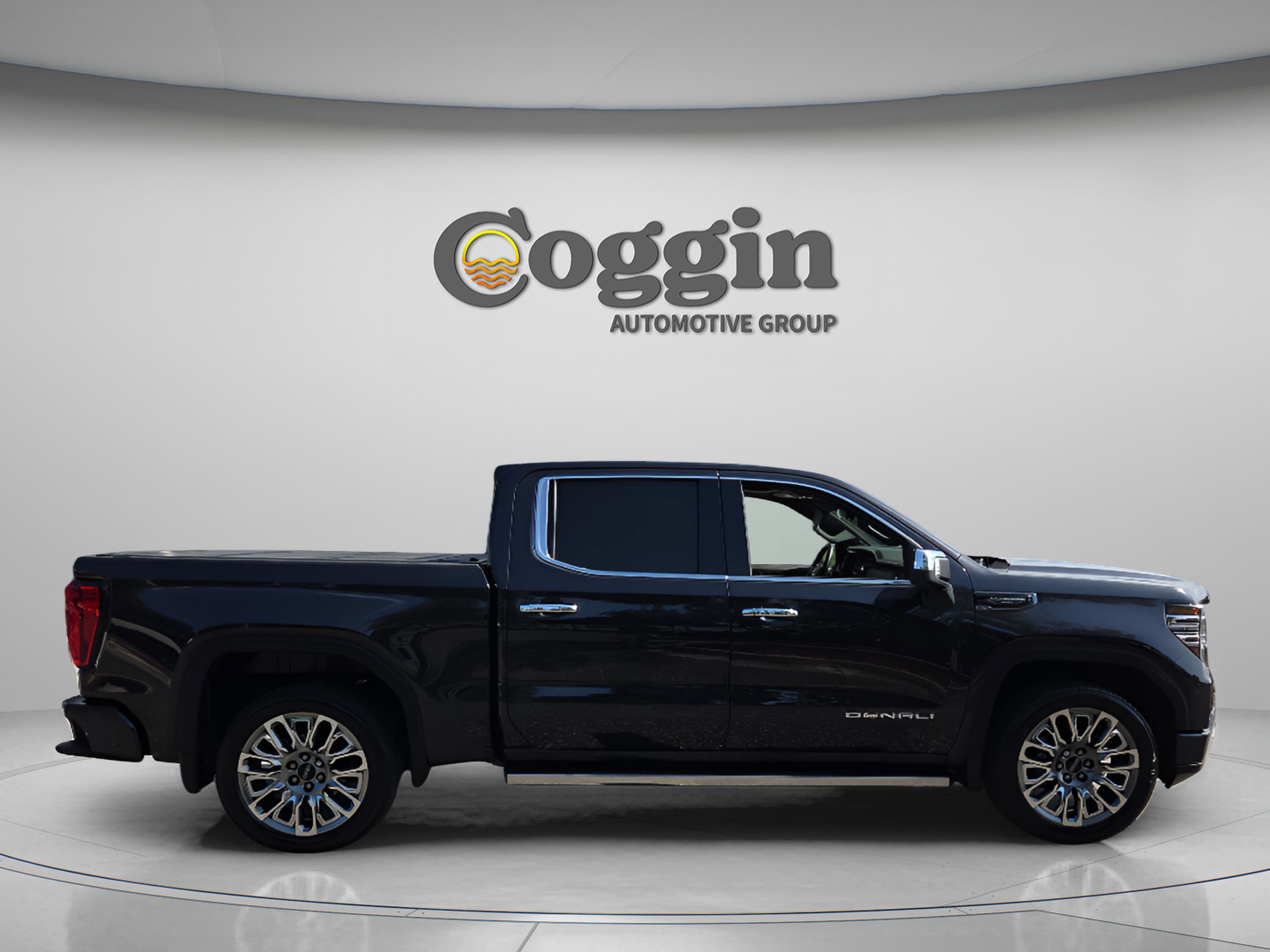 Used 2025 GMC Sierra 1500 Denali Ultimate AWD/4WD image 6