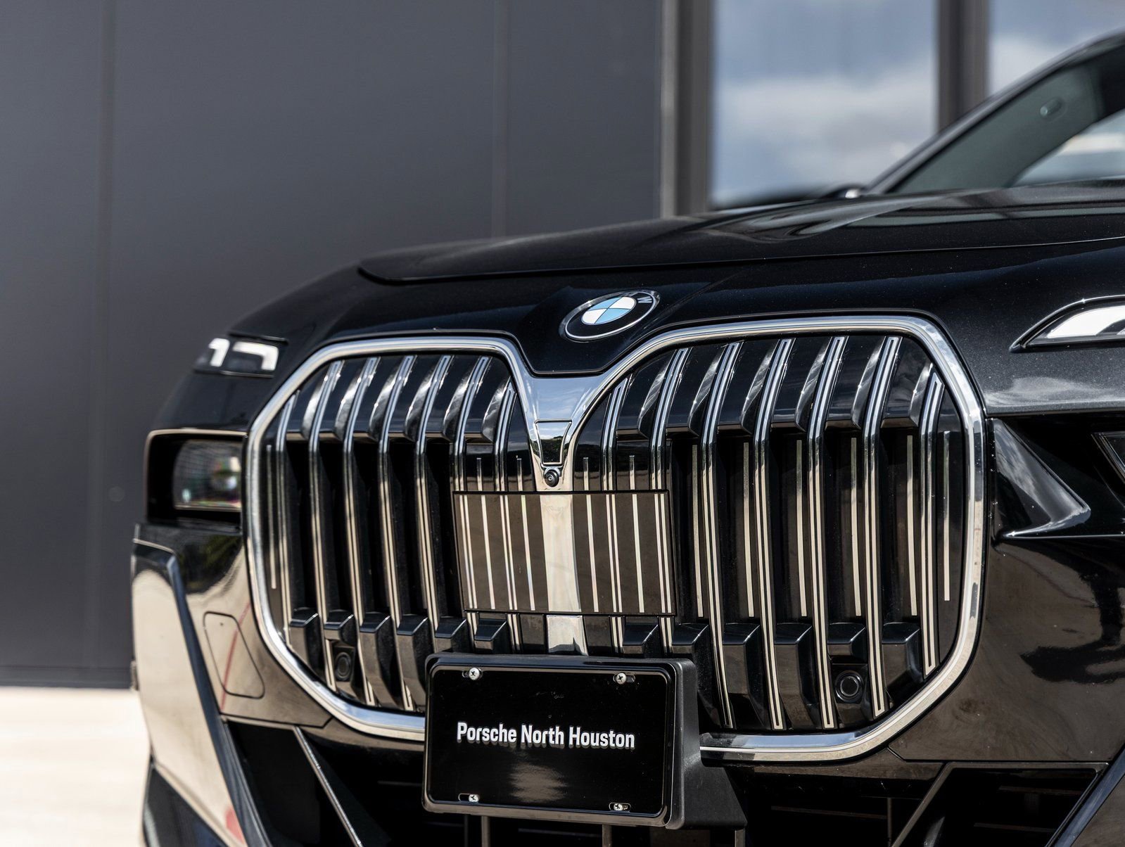 Used 2024 BMW 740i image 15