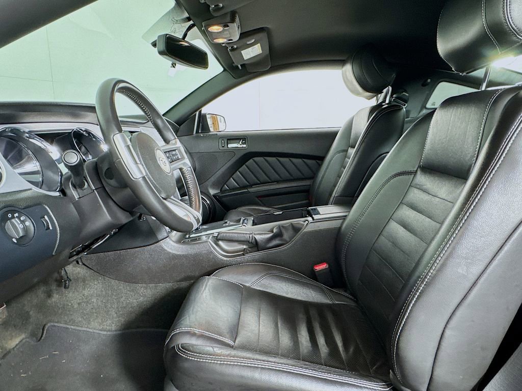 Used 2013 Ford Mustang Premium image 10