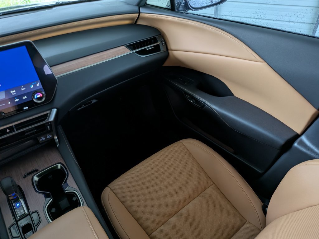 Used 2025 Lexus RX 350 Premium w/ Accessory Package FWD image 20