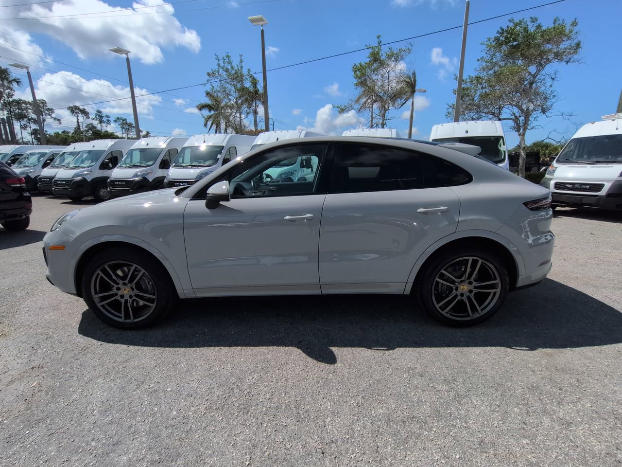 Used 2021 Porsche Cayenne Coupe AWD/4WD image 8
