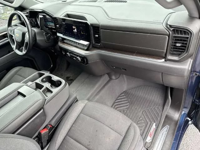 Used 2022 Chevrolet Silverado 1500 LT AWD/4WD image 25