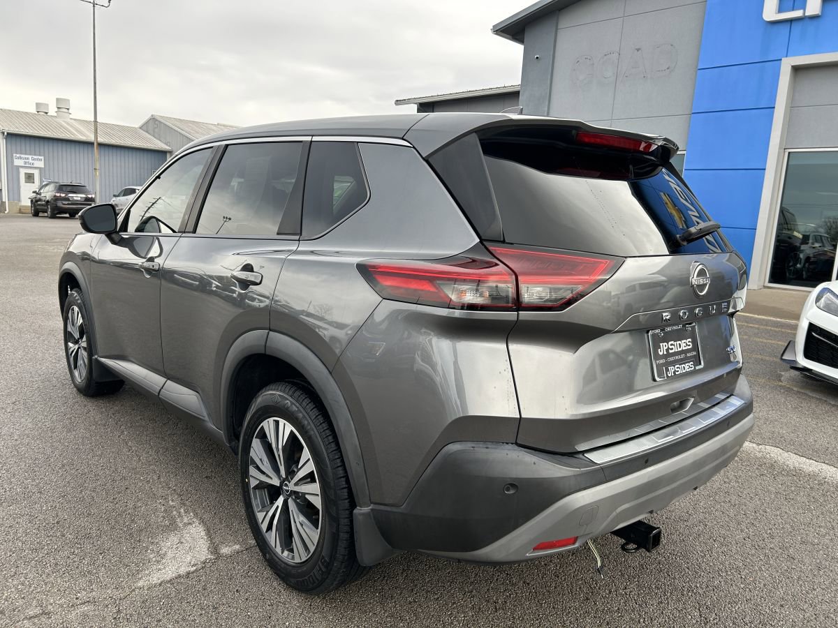 Used 2022 Nissan Rogue SV image 5