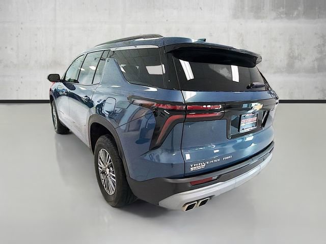 Used 2025 Chevrolet Traverse LT image 7
