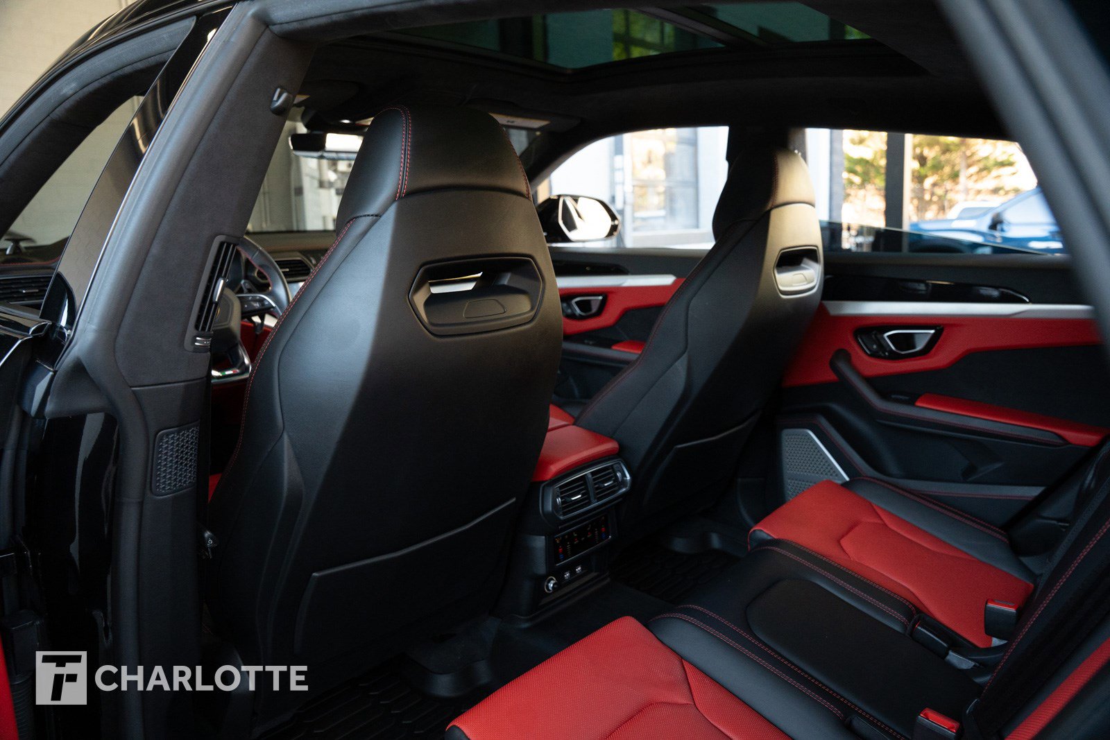 Used 2021 Lamborghini Urus image 33