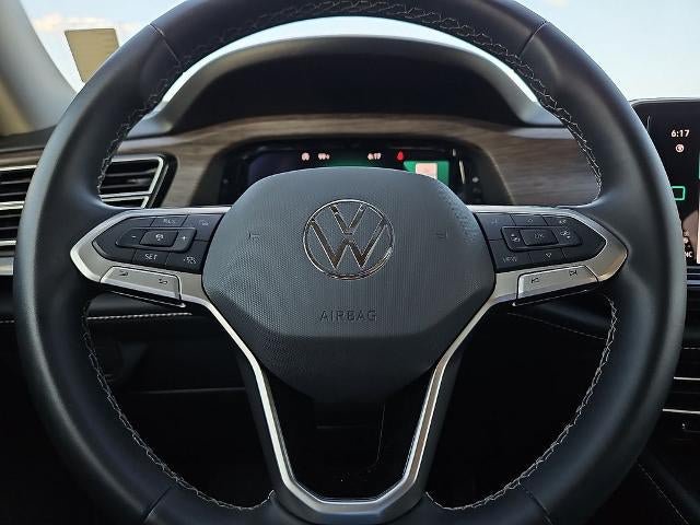 Used 2024 Volkswagen Atlas SEL AWD/4WD image 30