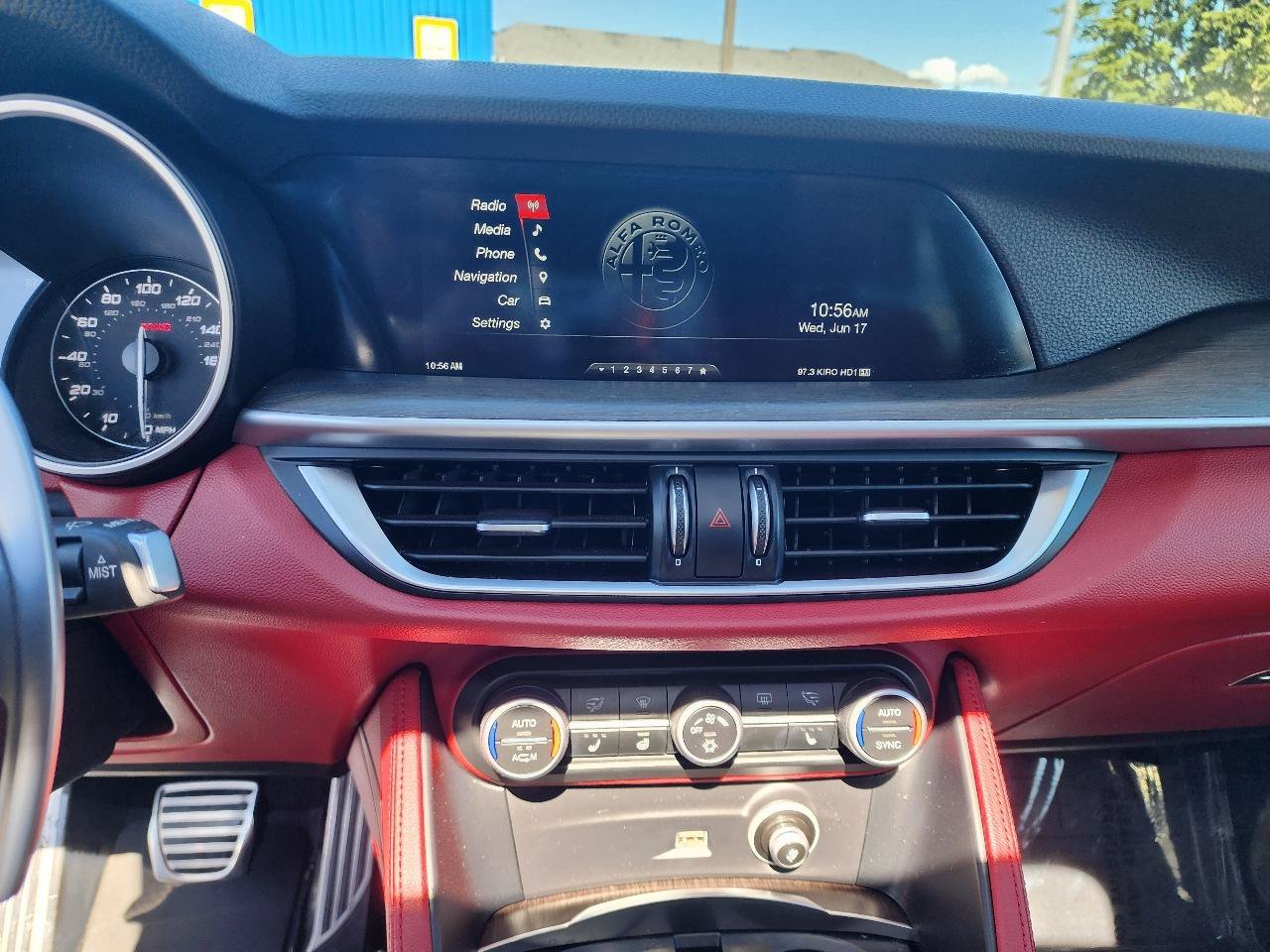 Used 2018 Alfa Romeo Stelvio Ti Sport AWD/4WD image 19