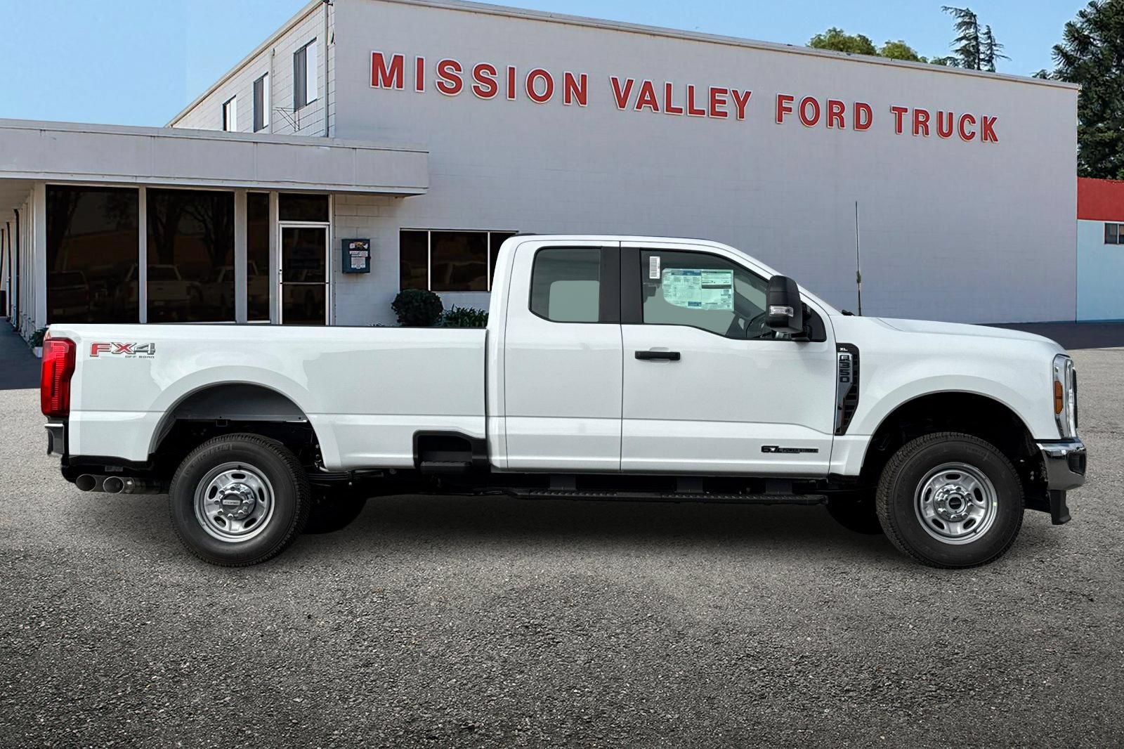 New 2026 Ford F350 XL w/ FX4 Off-Road Package AWD/4WD image 3