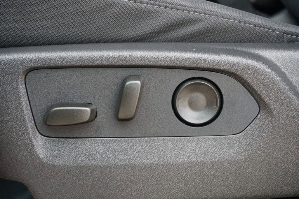 New 2026 GMC Sierra 1500 SLE image 18