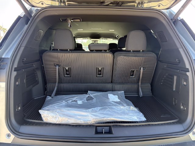 New 2027 Chevrolet Traverse LT w/ Driver Confidence Package FWD image 10