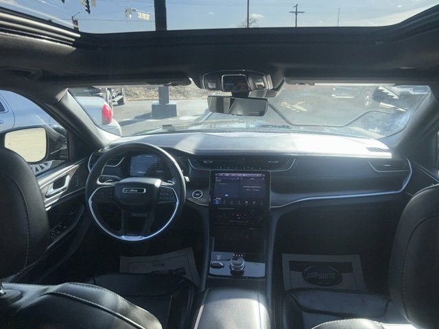 Used 2024 Jeep Grand Cherokee L Limited w/ Luxury Tech Group II image 34