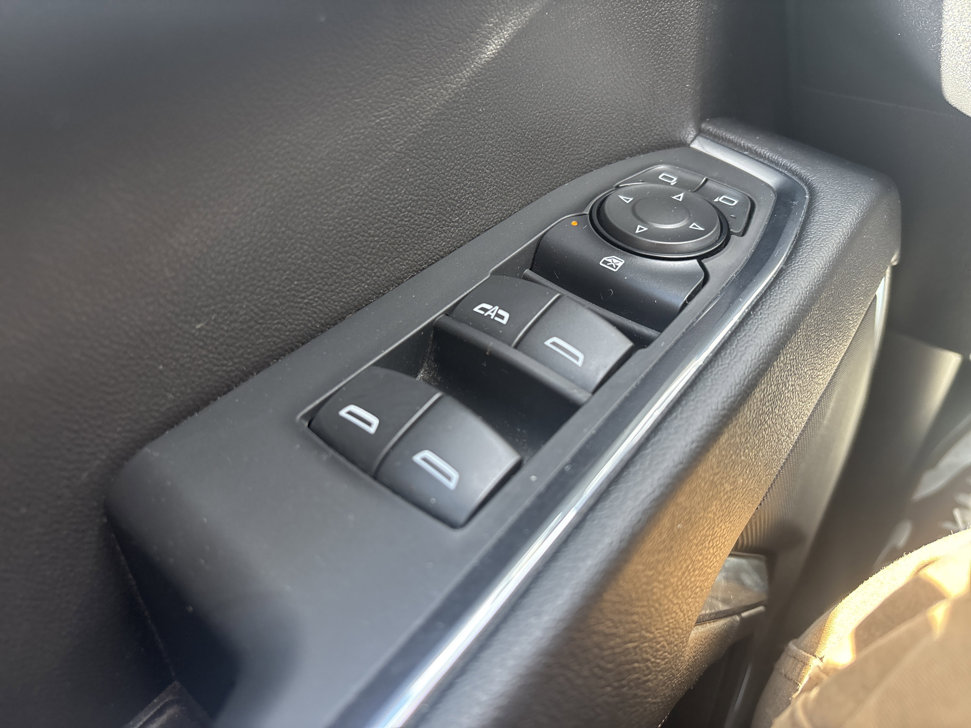 Used 2024 Chevrolet Silverado 1500 LT image 19