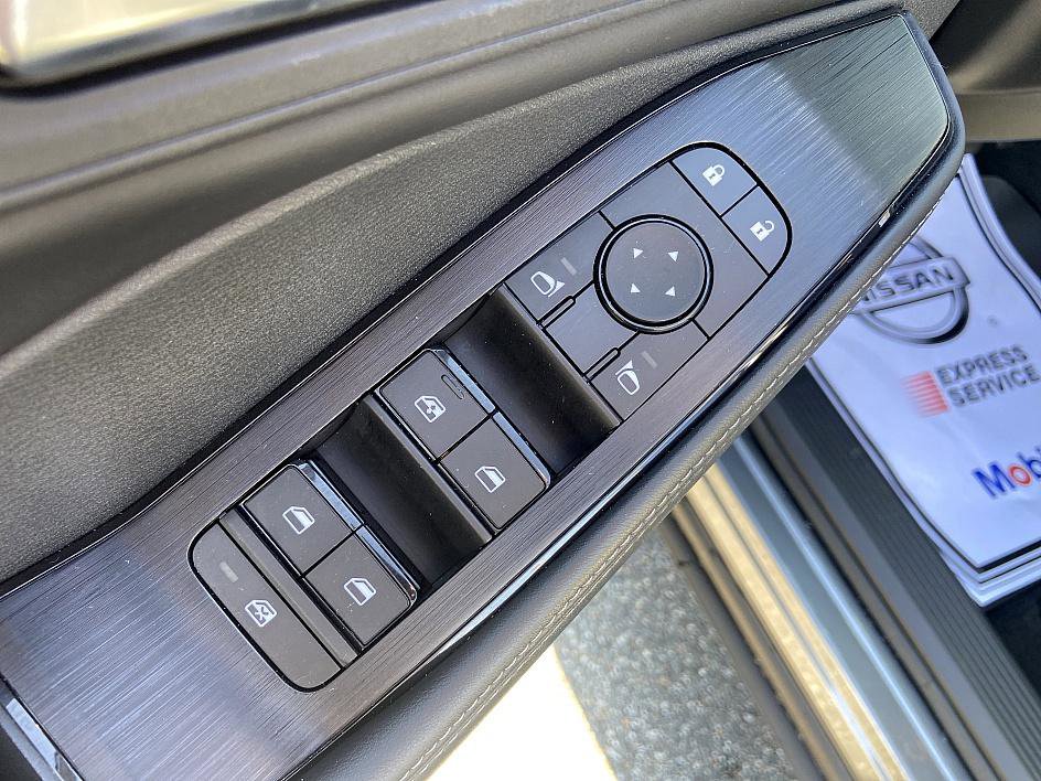 Certified 2024 Nissan Rogue SV image 10