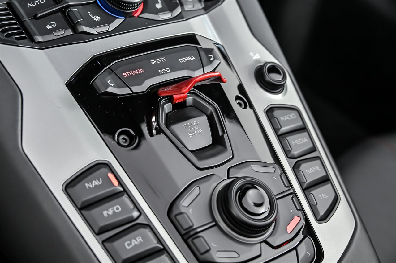 Used 2019 Lamborghini Aventador S AWD/4WD image 32
