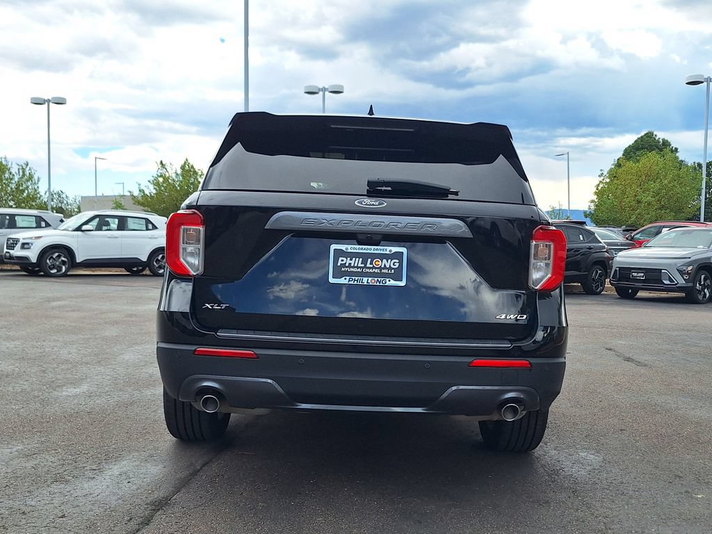 Used 2021 Ford Explorer XLT w/ Equipment Group 202A AWD/4WD image 4