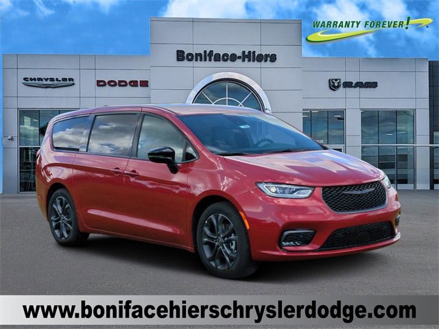 New 2026 Chrysler Pacifica Select