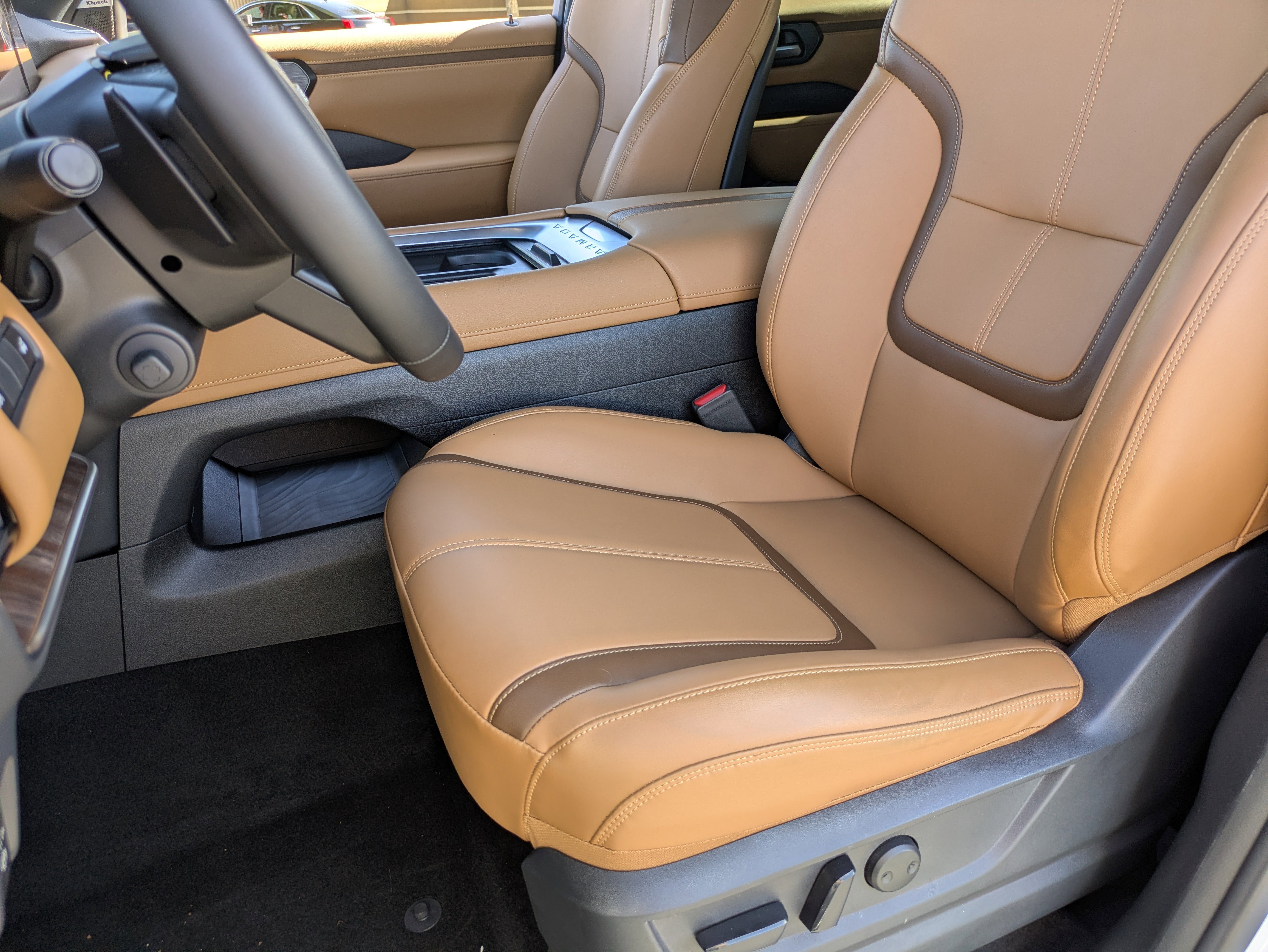 Used 2025 Nissan Armada SL w/ Captain's Chari Seat Package image 19