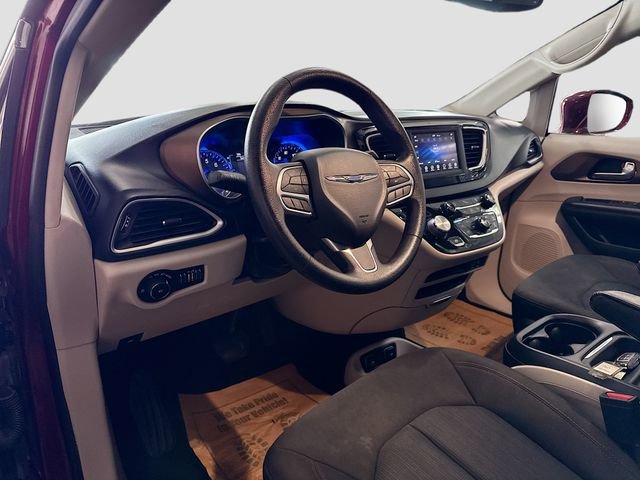 Used 2019 Chrysler Pacifica Touring Plus w/ Tire & Wheel Group image 10