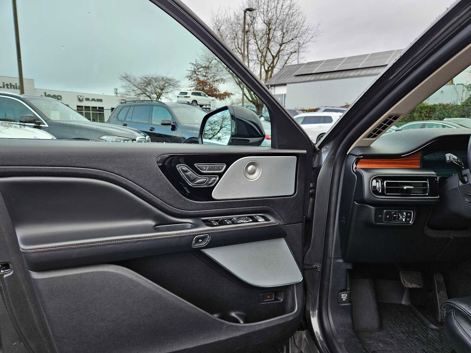 Used 2020 Lincoln Aviator Reserve w/ Equipment Group 202A image 22