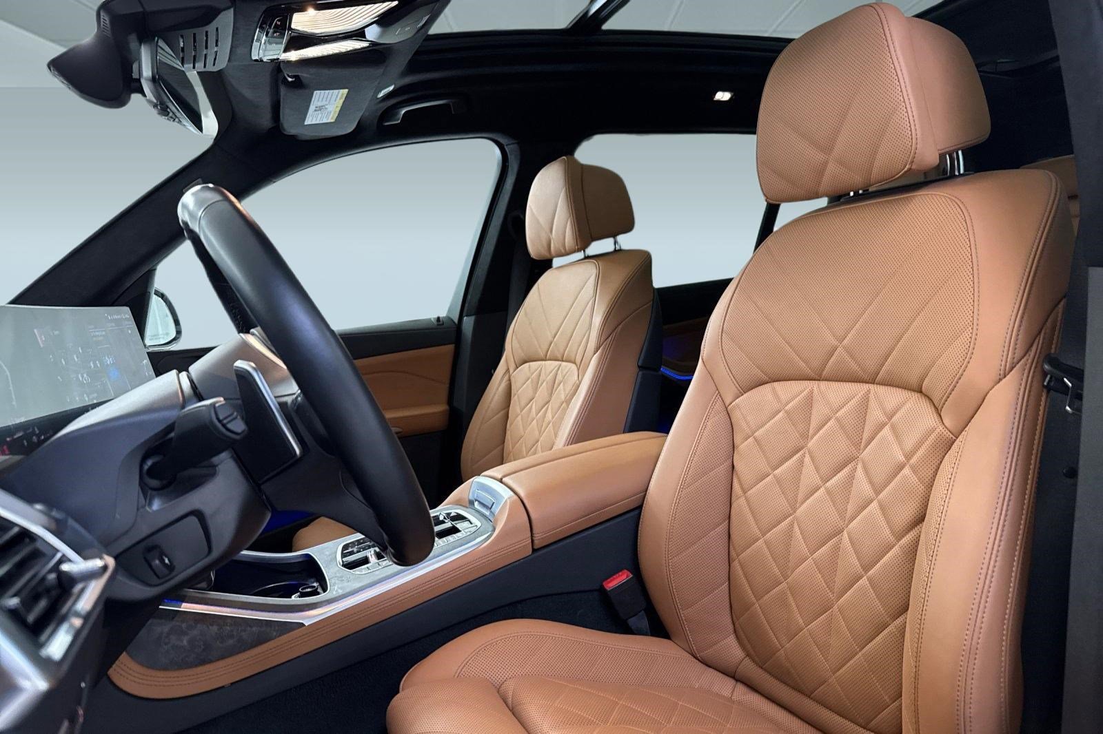 Used 2023 BMW X7 xDrive40i w/ M Sport Package image 22