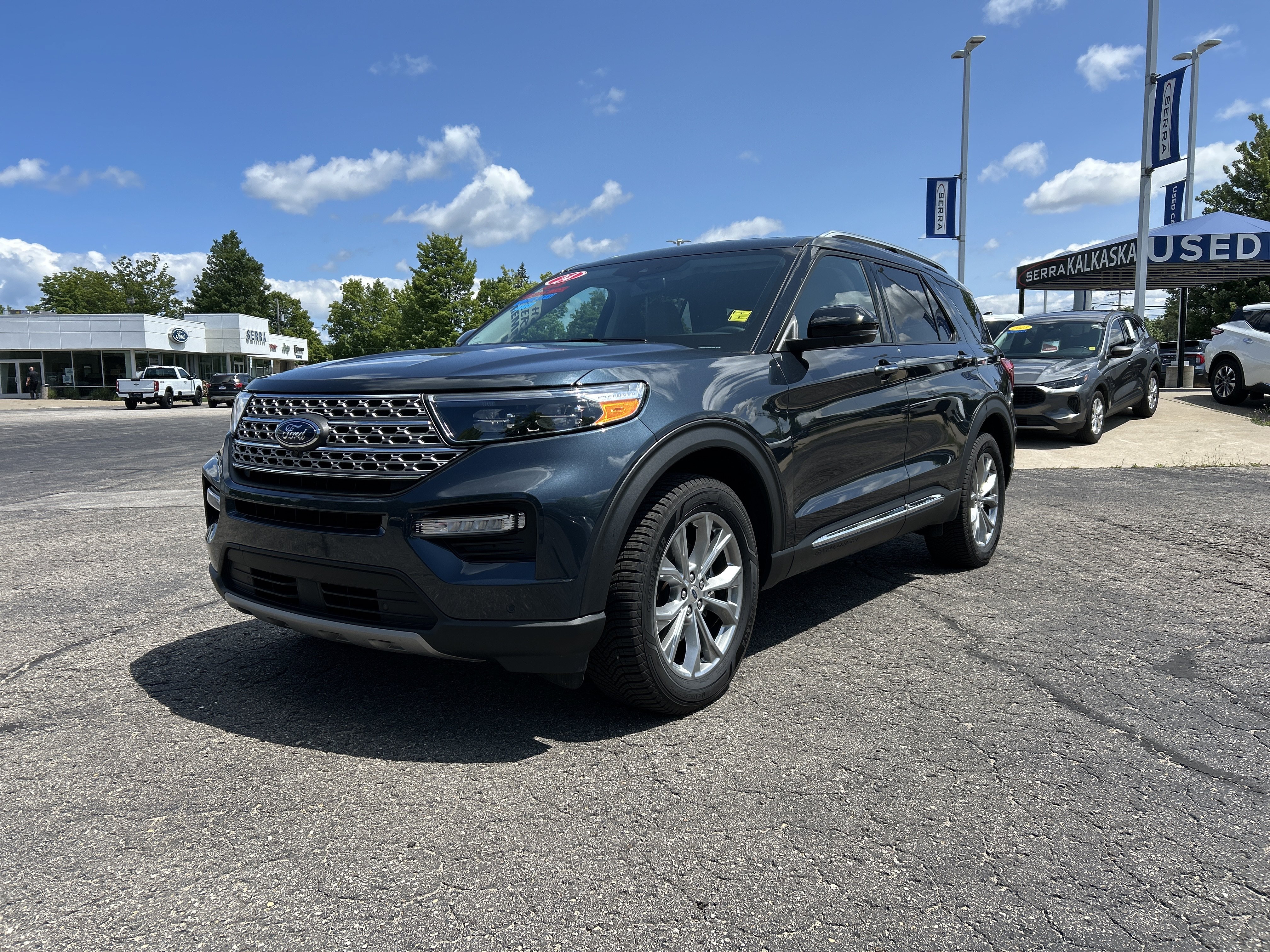 Used 2024 Ford Explorer Limited w/ Equipment Group 301A AWD/4WD image 7