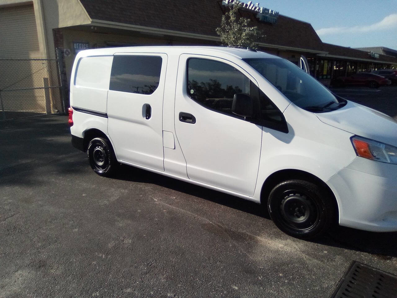 Used 2020 Nissan NV200 S image 3
