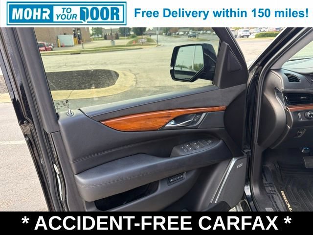 Used 2017 Cadillac Escalade Premium Luxury AWD/4WD image 13