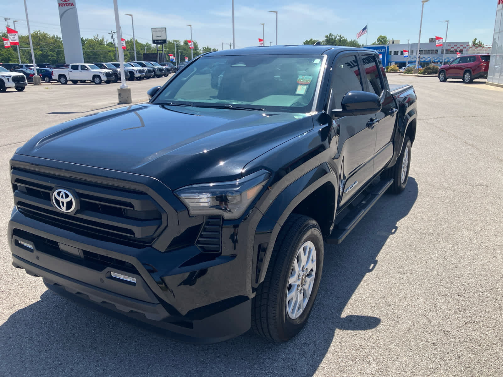 Certified 2024 Toyota Tacoma SR5 AWD/4WD image 3