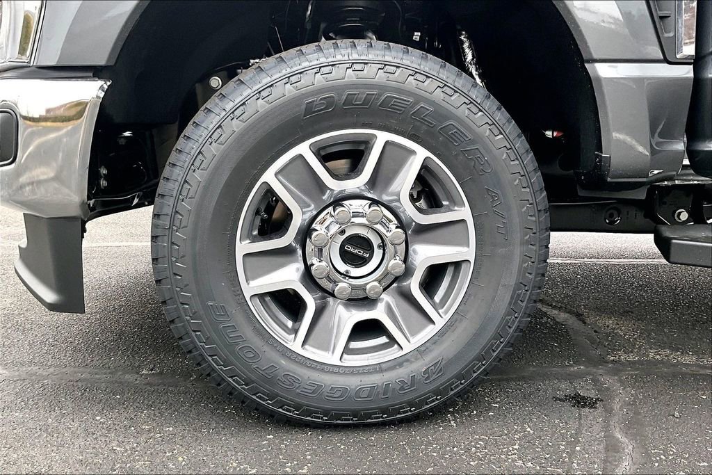 New 2026 Ford F250 Lariat w/ FX4 Off-Road Package image 12