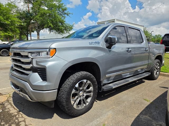 Used 2024 Chevrolet Silverado 1500 High Country w/ Technology Package AWD/4WD image 6
