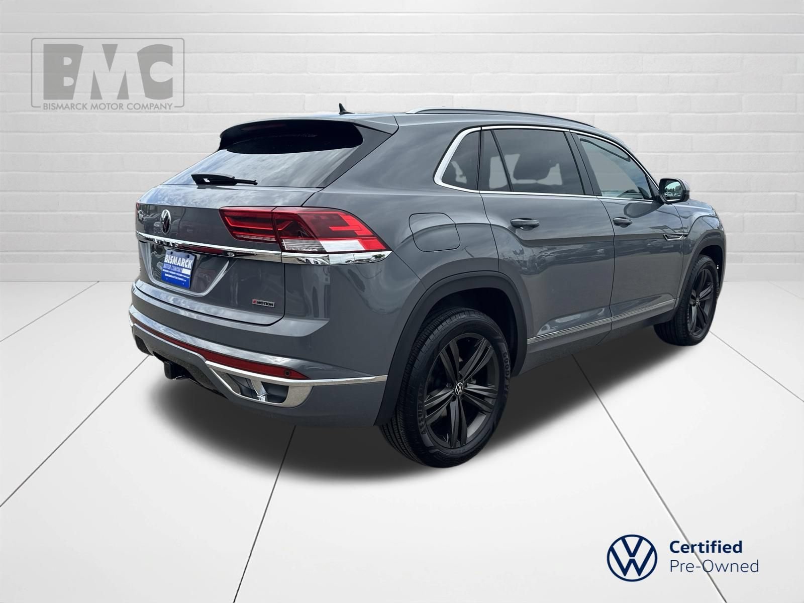 Certified 2022 Volkswagen Atlas Cross Sport SEL R-Line AWD/4WD image 3
