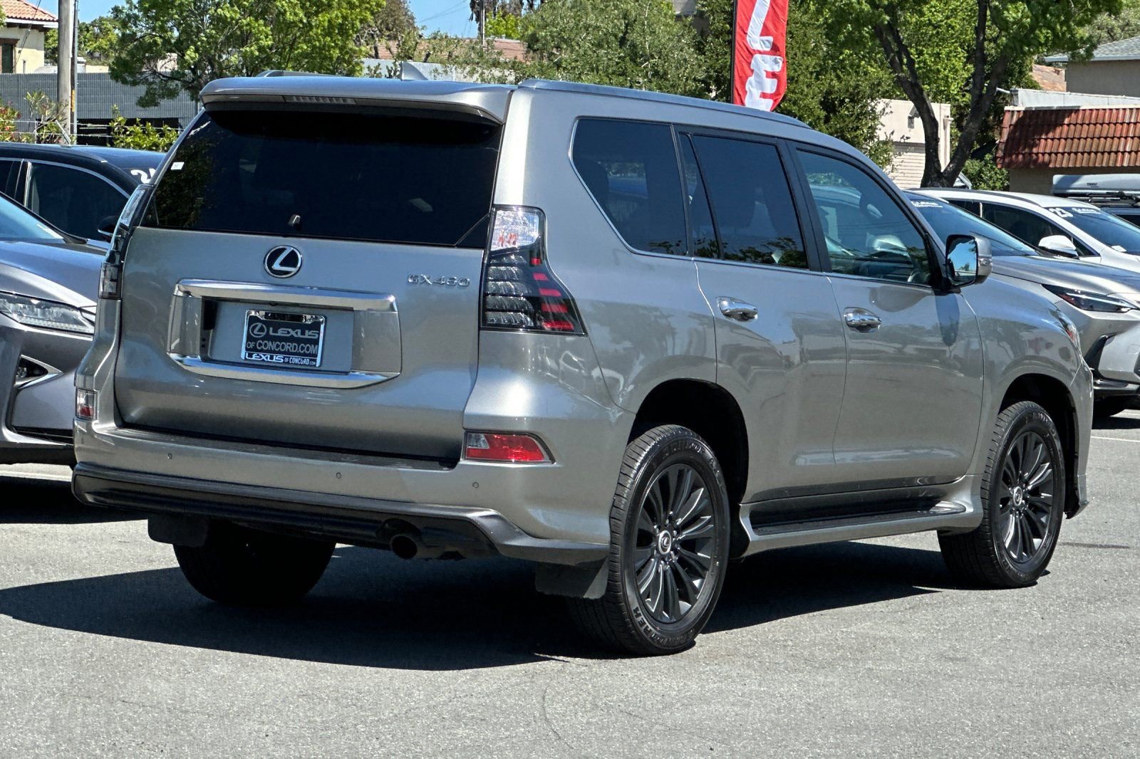 Certified 2023 Lexus GX 460 Luxury w/ Sport Design Package AWD/4WD image 4