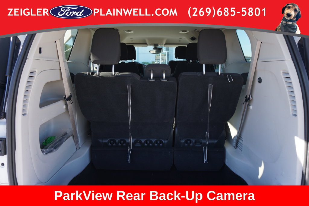 Used 2023 Chrysler Voyager LX FWD image 10