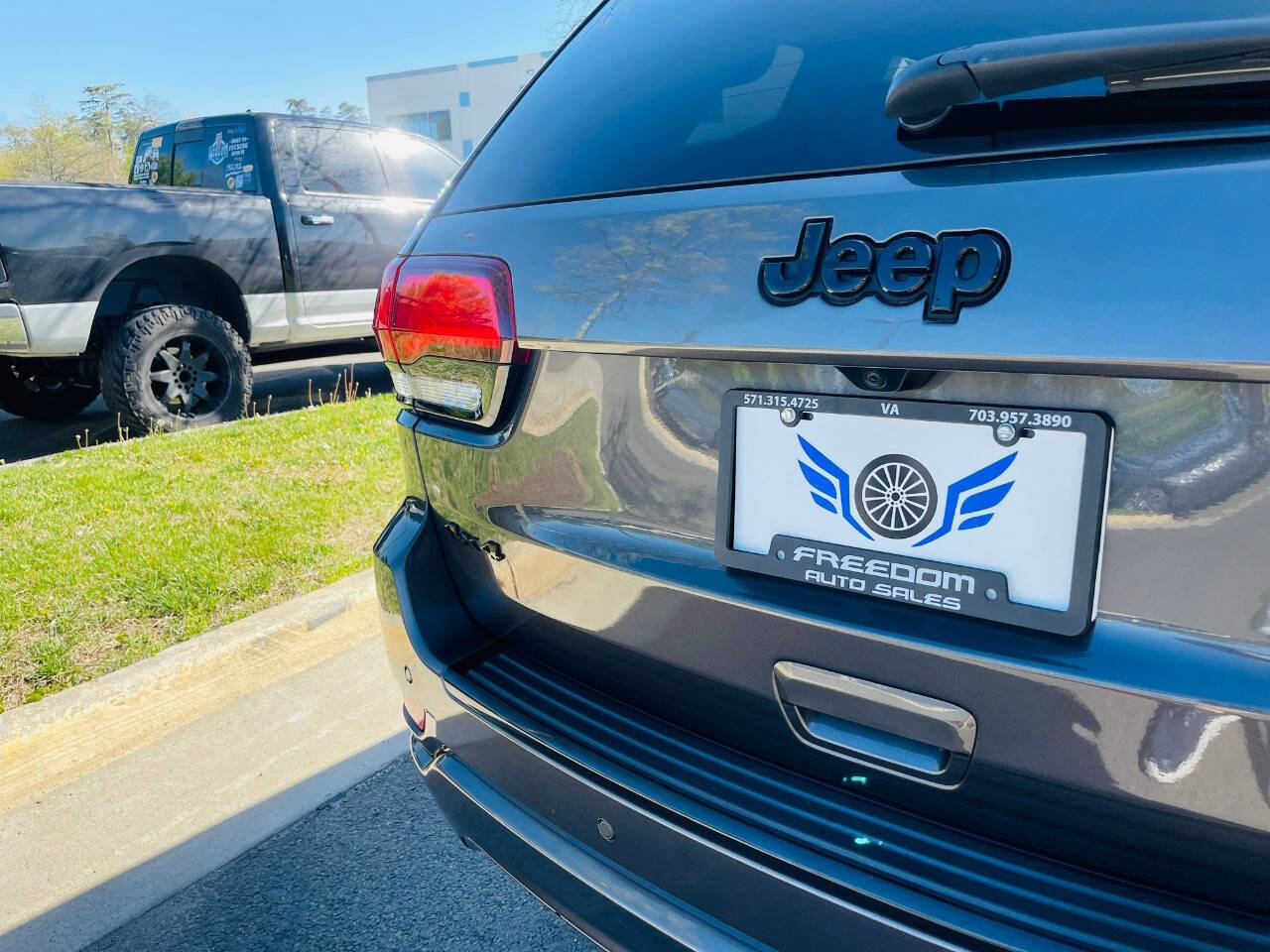 Used 2018 Jeep Grand Cherokee Altitude image 10