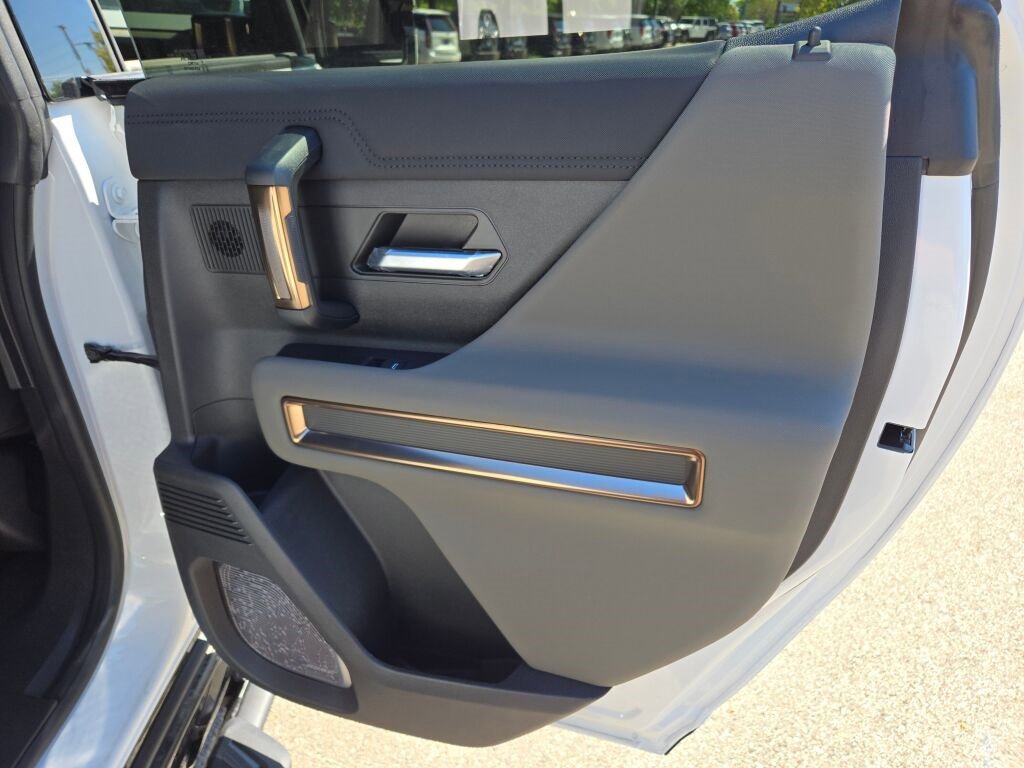 New 2025 GMC Hummer EV 2X w/ Extreme Off-Road Package image 11